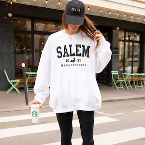 Salem Sweatshirt, Salem Massachusetts, Preppy Varsity Halloween Sweatshirt, Witch Crewneck, 1692 Sweatshirt, Fall Sweater, Salem Shirt
