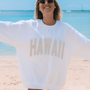 Hawaii Sweatshirt, Trendy Varsity Sweatshirt, Aesthetic College Crewneck, Oversized Minimalist Sweater, Hawaii Shirt, Hawaii Crewneck