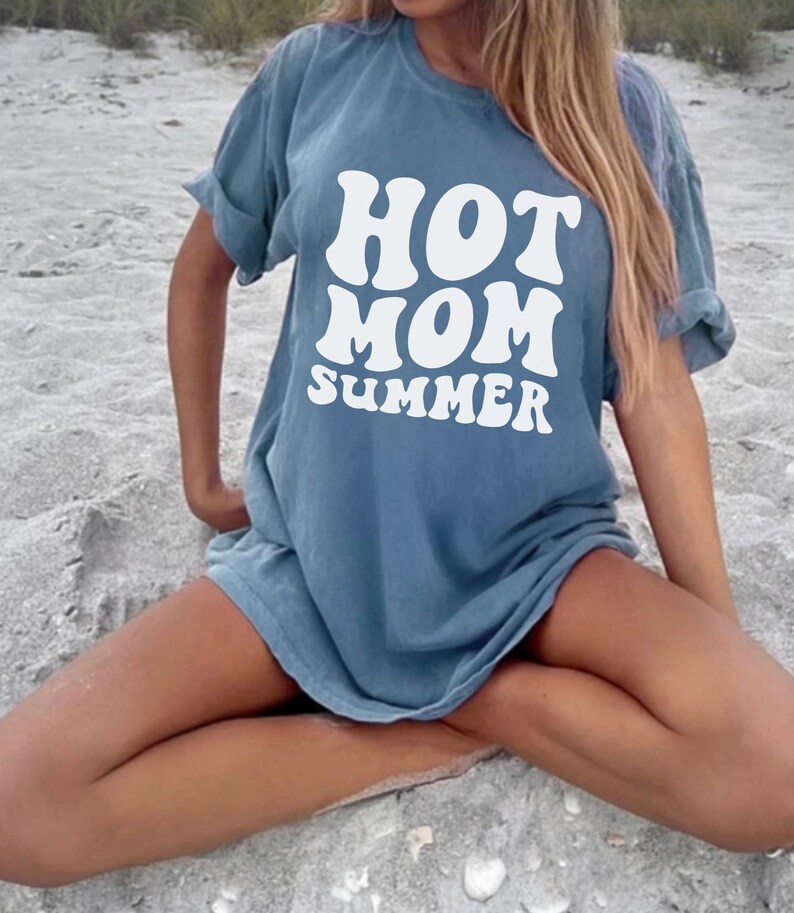 Hot Mom Summer Shirt, Comfort Colors Retro Mom Shirt, Mom T Shirt, Mama Shirt, Gift for Mom, Summer Beach Shirt, Vacation Shirt,Hot Mom Club Blue Jean
