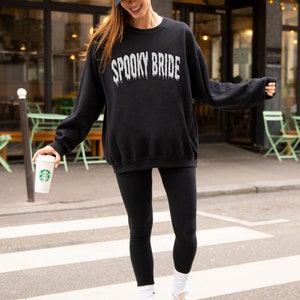 Spooky Bride Sweatshirt, Retro Halloween Bride Sweatshirt, Halloween Bachelorette, Engagement Gift, Wedding Gift, Bridal Shower Crewneck Black