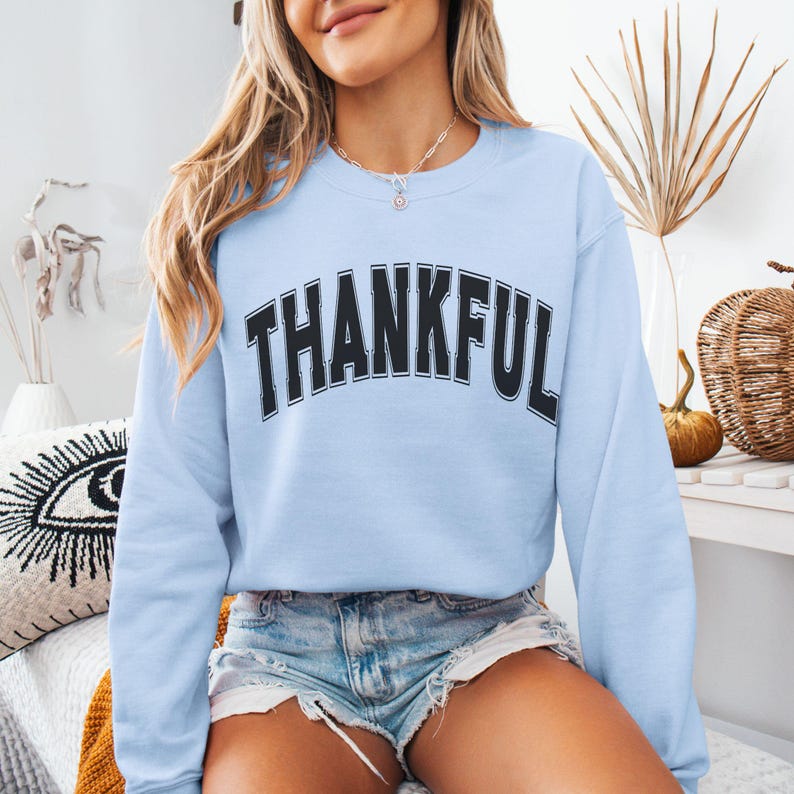Grateful Sweatshirt - Cozy Crewneck for Everyday Comfort, Perfect Gift for Friends, Inspirational Apparel, Casual Style
