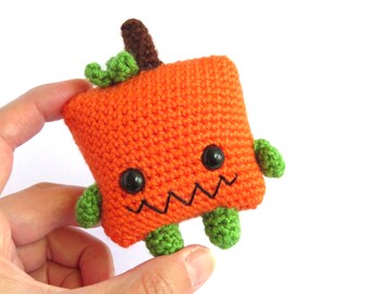 Crocheted Jack-o-Lantern Plush Toy | Halloween Decoration