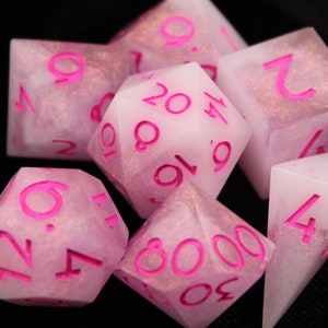 Dancing Pink - 7 Piece Dice Set (pink and white)
