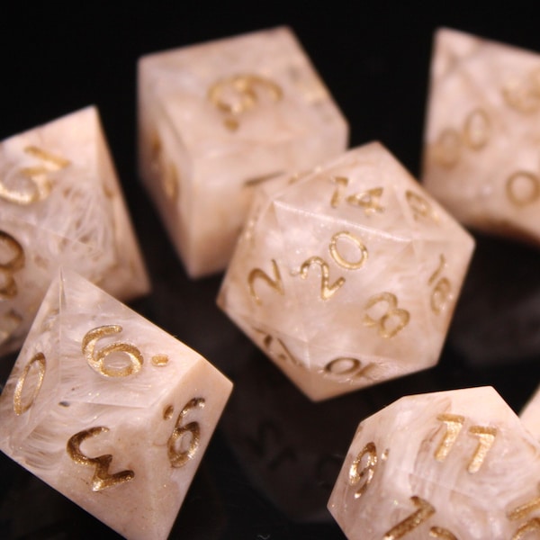 Angel's Wings - 7 Piece Dice Set - White and Gold Dice