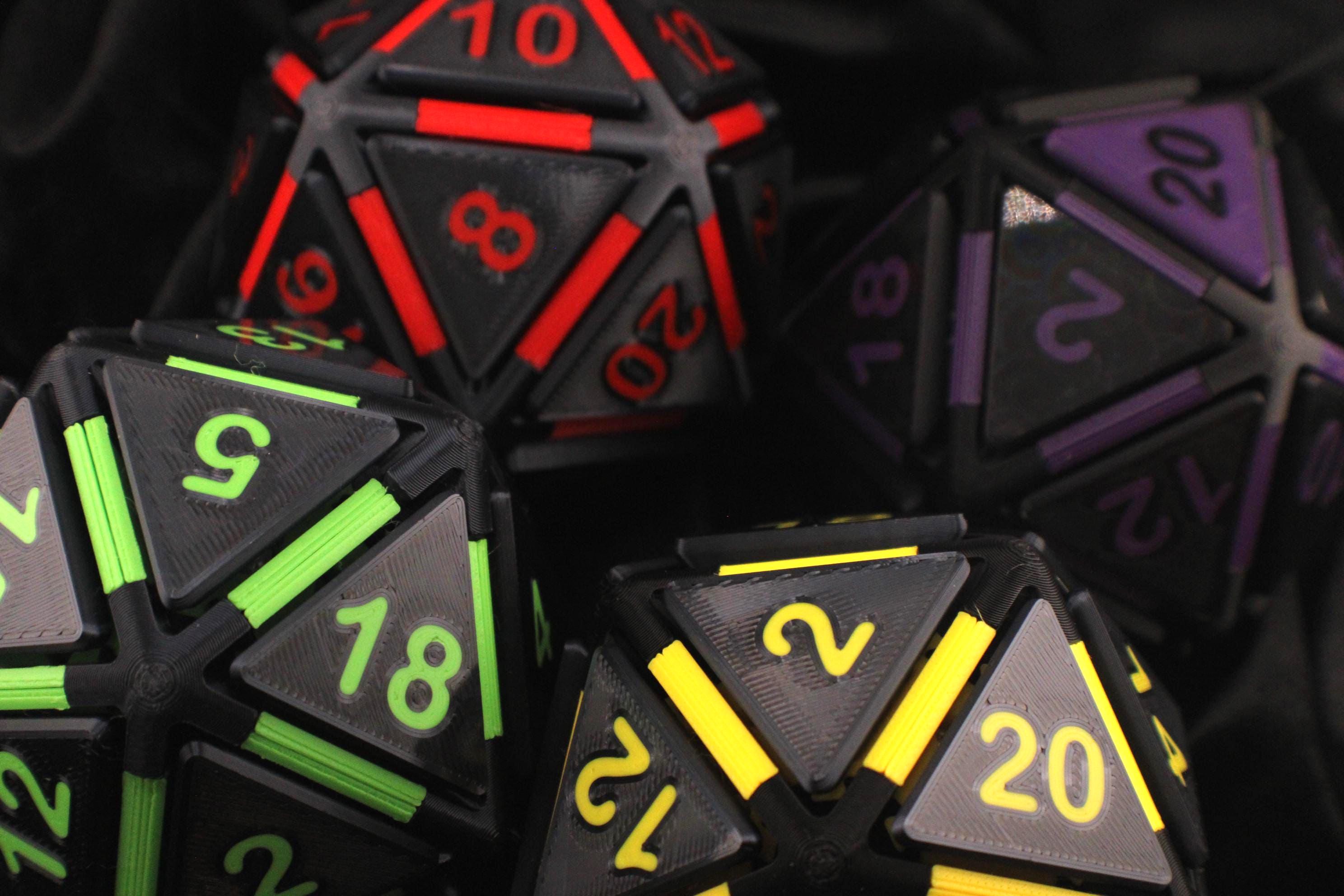 Clicky D20 Fidget Dice With Click Mechanism | Gamer Gift | Desk Toy ...