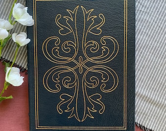Ona zniża się, by zwyciężyć | Książka o wystroju wnętrz w stylu vintage | Easton Press