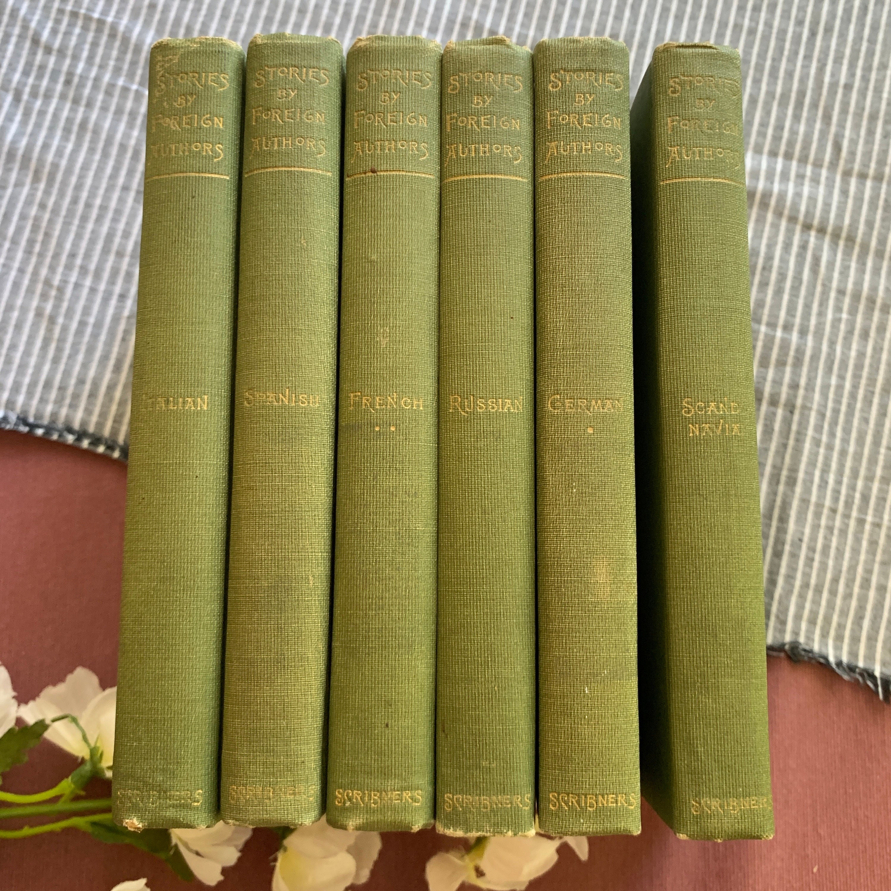 Geschichten von Ausländischen Autoren | Vintage Bücher-Set | Vintage Dekor Bücher