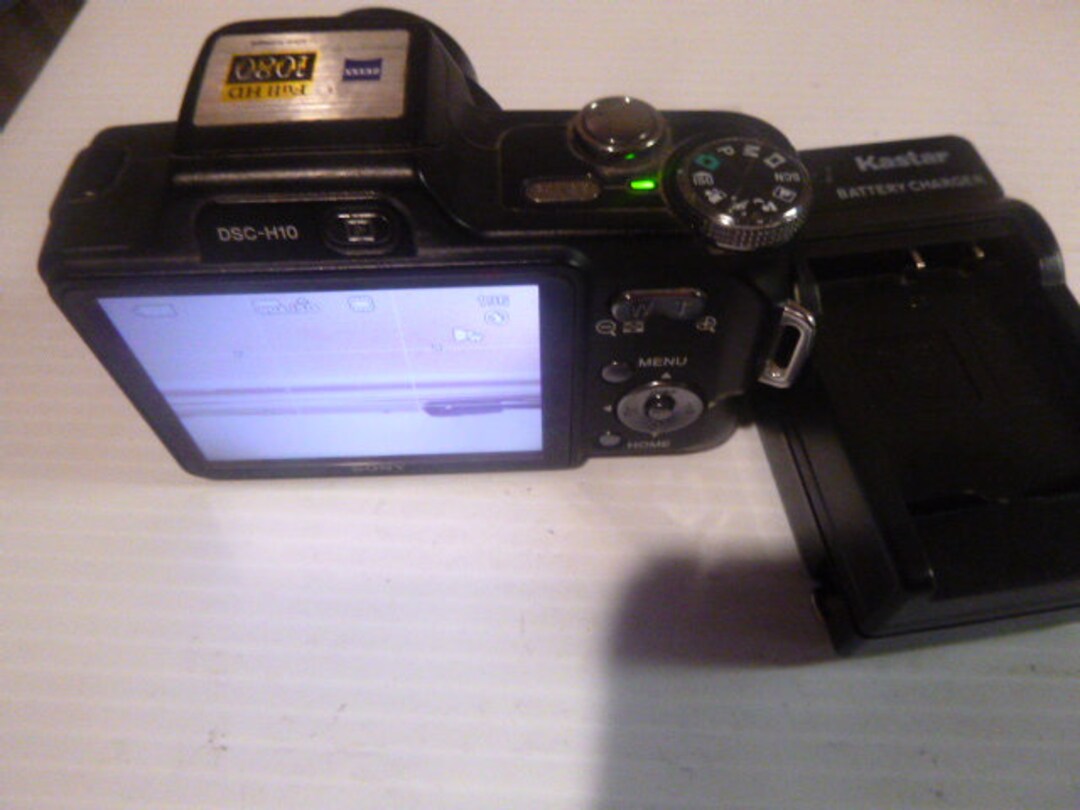 Sony Cyber-shot DSC-H10 - 8.1 MP - Appareil Photo Numérique Compact - Noir