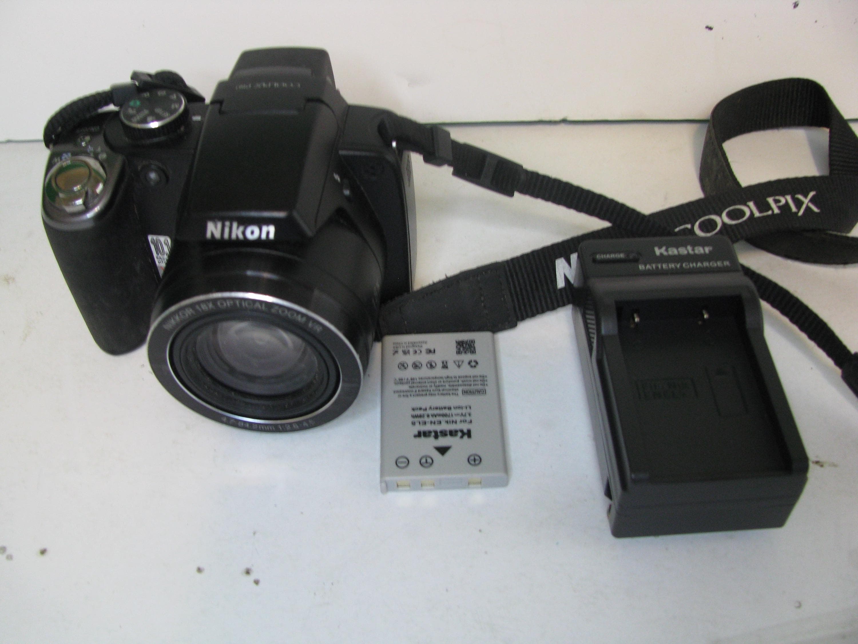Nikon COOLPIX P80 本体　充電器　箱　動作確認済み Nikon COOLPIX P80 本体 充電器 箱 動作確認済み Nikon Coolpix P80