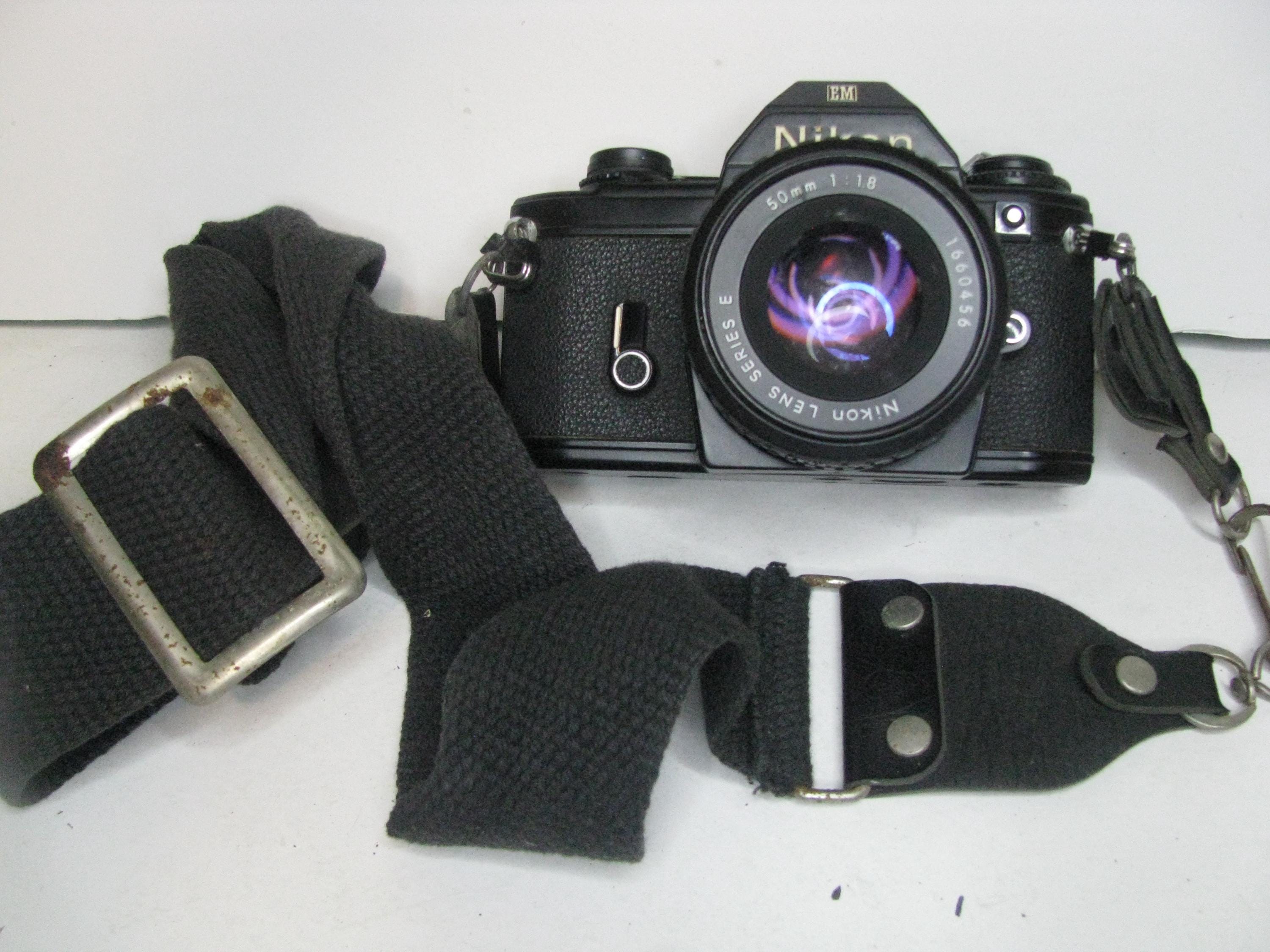 ニコン EM 35 mm SLR とニコン 50 mm f1.8 - Etsy 日本