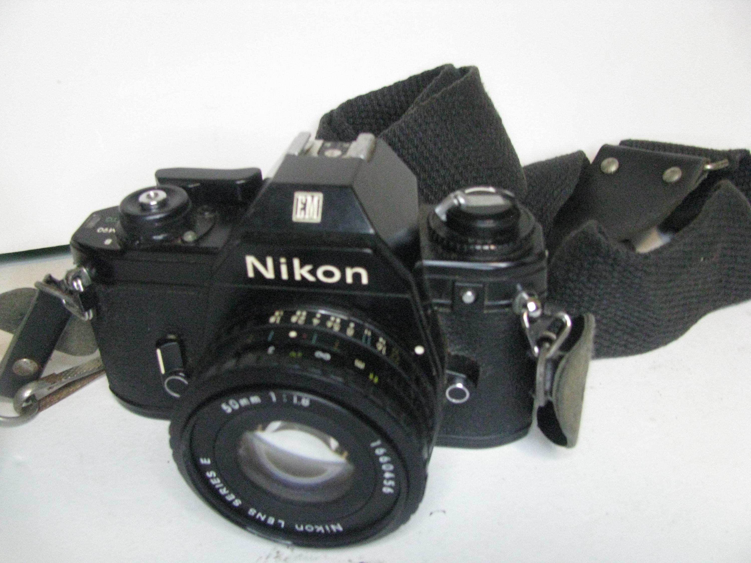 ニコン EM 35 mm SLR とニコン 50 mm f1.8 - Etsy 日本