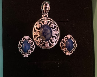 Orecchini e collana a bottone con lapislazzuli afghani
