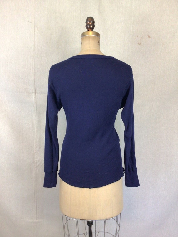 Vintage 60s Tee | Vintage navy blue knit top | 19… - image 9