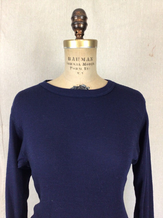 Vintage 60s Tee | Vintage navy blue knit top | 19… - image 3