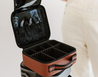 Isabella Vegan Leather Cosmetic Case: Adjustable Travel Organizer