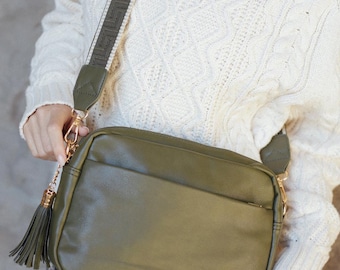 Alice Vegan Leather Crossbody Bag with Wallet & Tassel