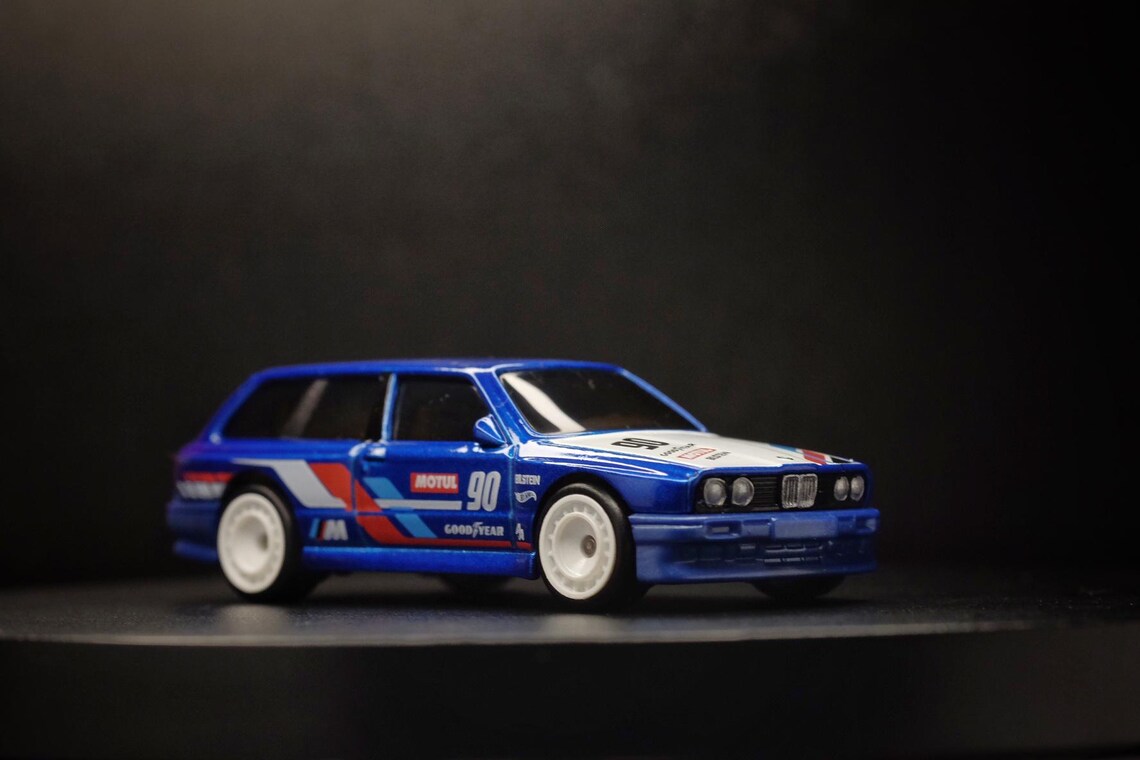 Mortal 1:64 BMW E30 M3 Wagon Blanche - Collection Miniature - Capot Ouvrant