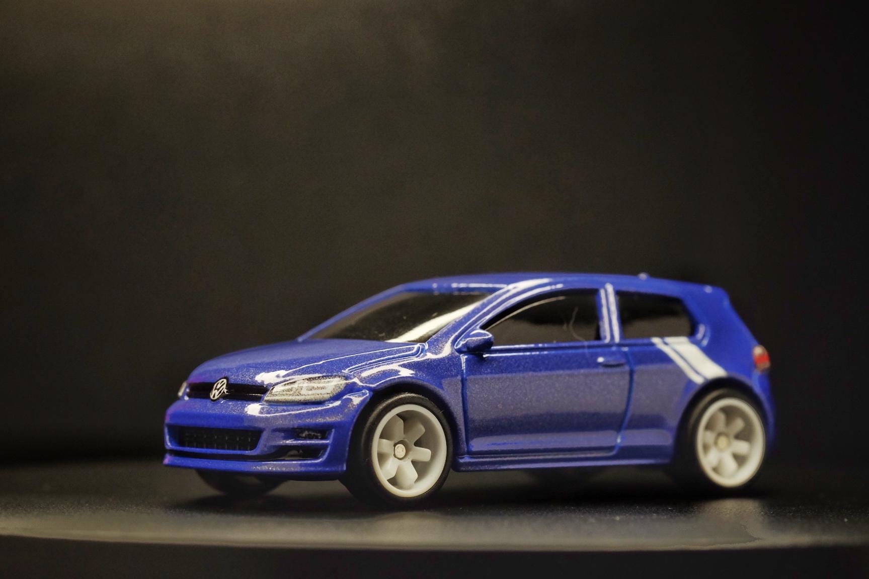 Volkswagen Golf R Diecast UK