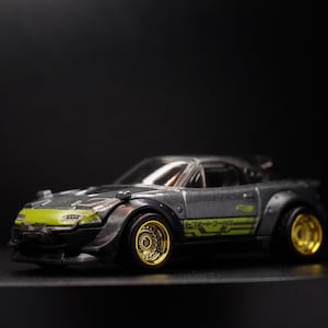 Mazda MX-5 Miata Custom Hot Wheels 1:64 Diecast