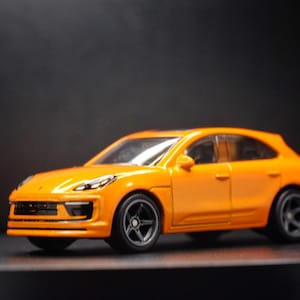 Porsche Macan Custom Hot Wheels 1:64 Diecast