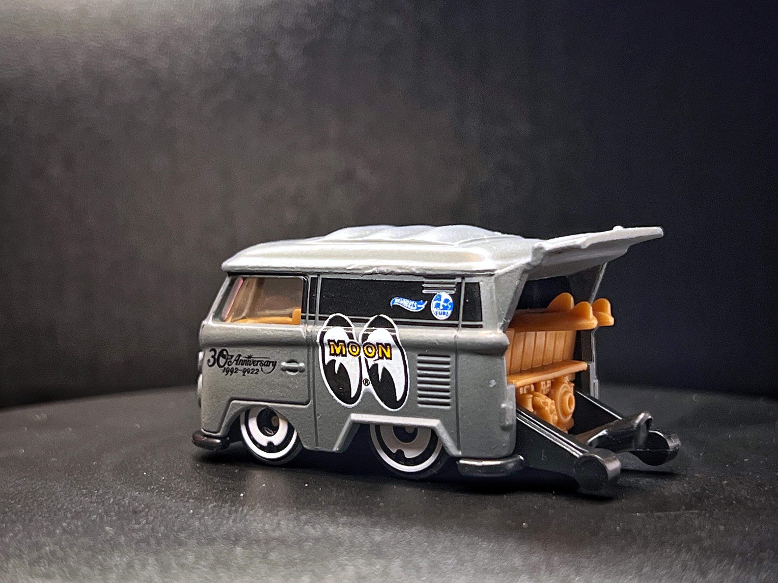 Hotwheels MOON KOOL KOMBI 8台 Hot Wheels Kool Kombi Gray Moon Eyes - Walmart.com