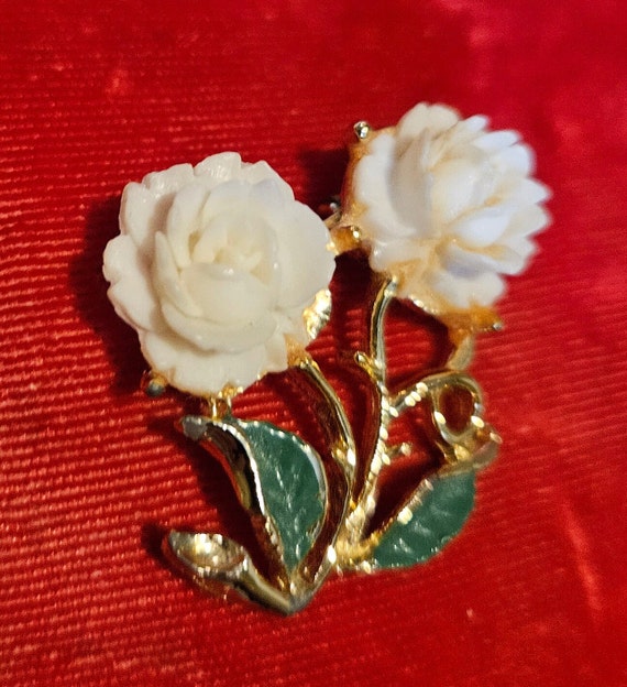 Vintage Pin Brooch Gold Toned Rose with White Faux Pearl used