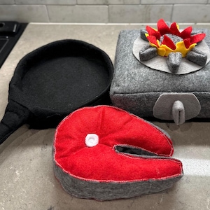 Felt Mini Stove with Pan and Salmon Steak Toy , Pretend Play Kitchen