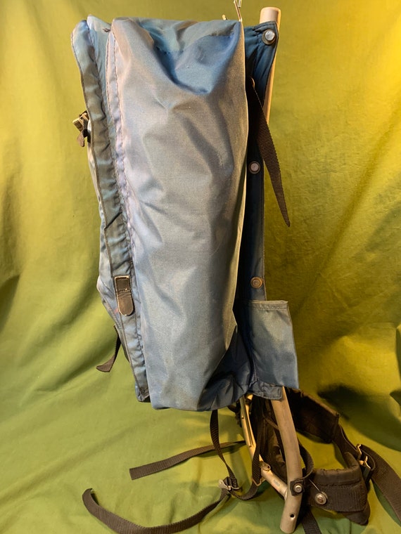 External Frame Backpack with large pockets. - image 4
