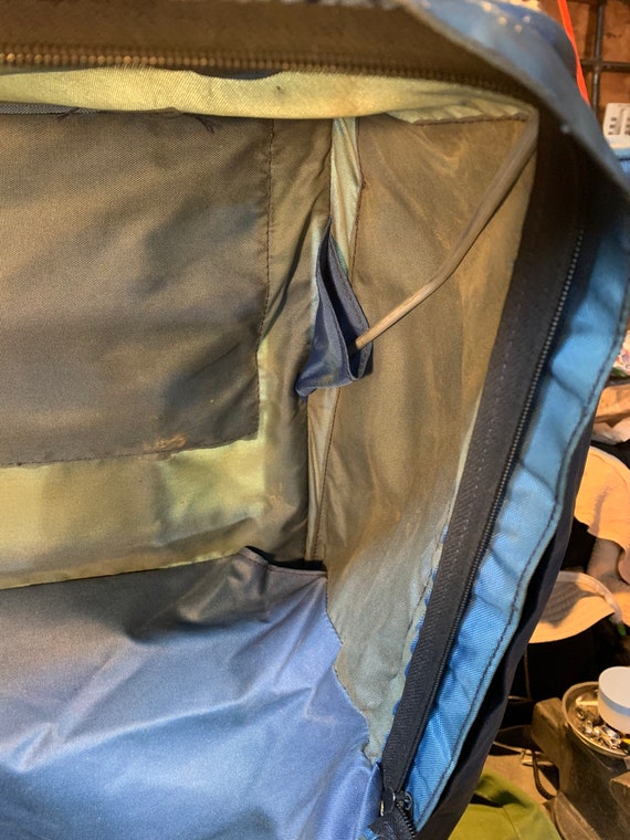 External Frame Backpack with large pockets. - image 5