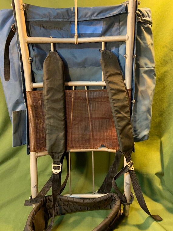 External Frame Backpack with large pockets. - image 7