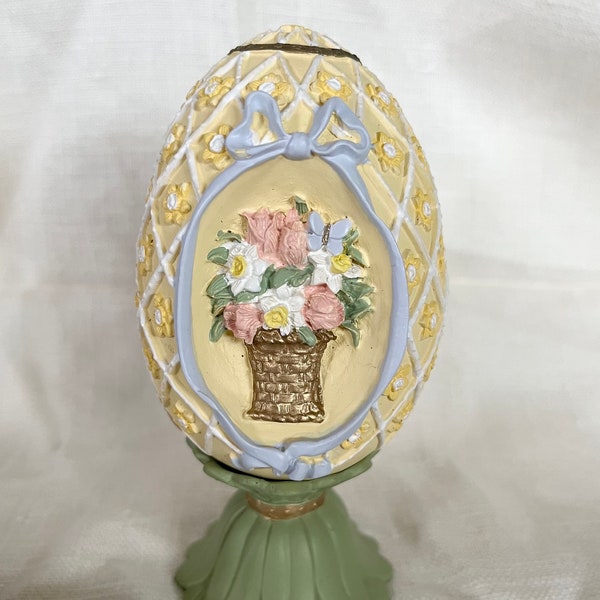 Avon Seasons Treasures Egg Collection Floral Bouquet, 1994 1st of 4 in Collector Series of Decorative Porcelain Eggs, Spring, Easter Egg
