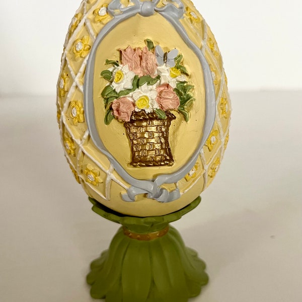 Avon Seasons Treasures Egg Collection Floral Bouquet, 1994 1st of 4 in Collector Series of Decorative Porcelain Eggs, Spring, Easter Egg