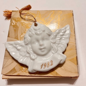 Avon 1982 Christmas Angel Ornament, Avon Christmas Remembrance Ceramic Angel, White Glazed Ceramic Angel, 1982 in 14K Gold, Stamped Avon