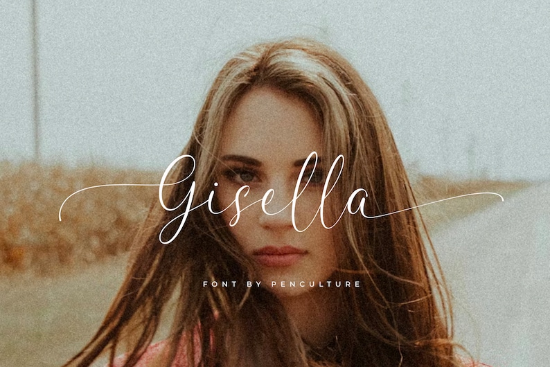 K&ouml;nnte beinhalten: Ein wei&szlig;es kursives Schriftdesign mit dem Wort "Gisella" in flie&szlig;ender Schrift. Der Text ist &uuml;ber ein verschwommenes Bild einer Frau mit langen braunen Haaren gelegt.