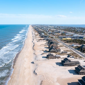 Luftaufnahme küstennaher Strandhäuser am Meer in Nags Head North Carolina Wandkunst Fine Art Fotodruck