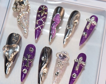 Tibias cruzadas góticas púrpuras y2k prensa en las uñas uñas cromadas con joyas de lujo uñas falsas de fiesta de Halloween hermosas uñas góticas