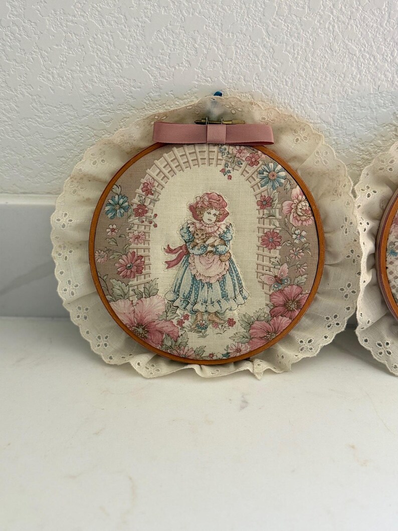 Vintage Embroidery Hoop Wall Art Set, Cottagecore Floral Girl Decor ...