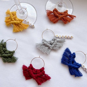 Personalized macrame wine charm set, boho wine charms, wine glass markers, wine glass name tag, drink name charm, party favor for guests