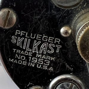 Moulinet De Pêche Vintage Pflueger Skilcast N°1953, Récupération Niveau (bon état)