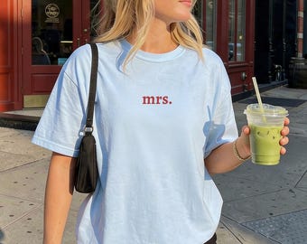 Camisetas de novia de moda, camiseta "Sra. Luna de Miel", camiseta minimalista para novia, atuendo para recién casados, regalo de boda