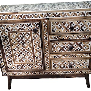 Chest of drawers / Moroccan chest of drawers / Chest of 3 drawers with a Danish design that combines modern and traditional