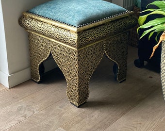 Chaise MAROCAINE en laiton sculpté à la main. chaise marocaine ottomane traditionnelle