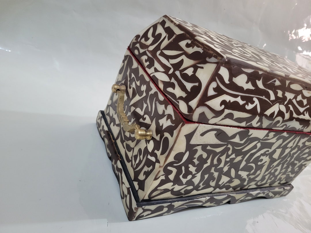 Handcrafted camel bone jewelry box, Moroccan art decor