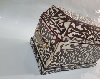 Handcrafted Camel Bone Jewelry Box: Moroccan Art Decor
