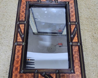 Espejo marroquí hecho de hueso decorado a mano
