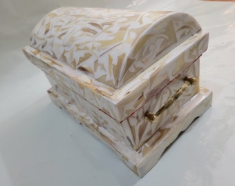 Handmade Camel Bone Jewelry Box: Moroccan Art Piece