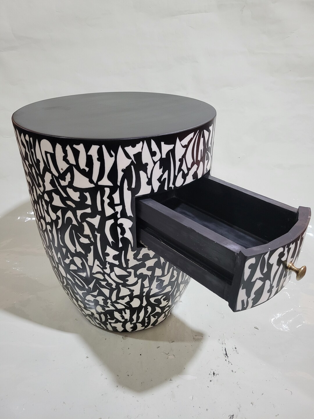 Handcrafted Cedar Side Table: Black & White Resin Accent Table With ...