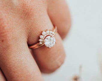 1.0 CTW Round Moissanite Engagement Ring, Starburst Round Engagement Ring Set, Round Solitaire Ring with Wedding Band,Gift,Anniversary Ring.