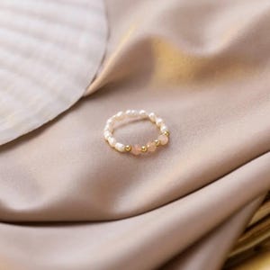 Anello con perla delicata / Anello con perla minimalista / Anello con perla per tutti i giorni / Anello delicato / Anello estetico / Anelli semplici / Regalo per la festa della mamma