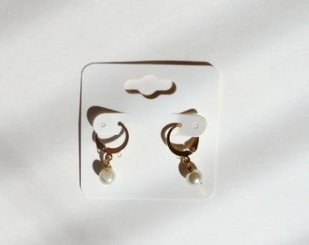 Zoe Earring | Pearl drop earring | Dainty Earring | Hoop Earring | Vintage Earrings | Pearl Huggies | Simple aesthetic earrings